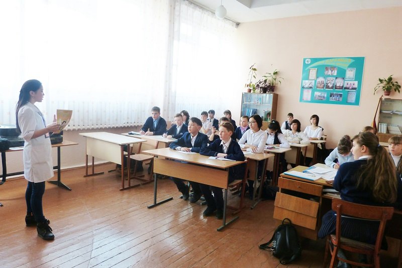  Классный час с учащимися 6 класса СОШ №18 