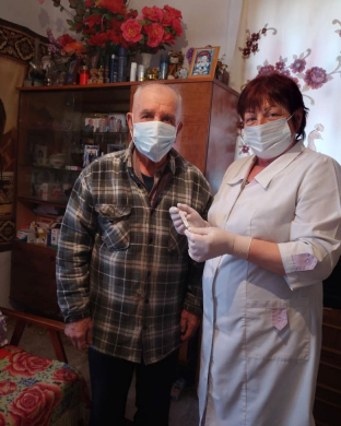 90-летний житель с.Весёлая роща добровольно получил вакцину против COVID-19.