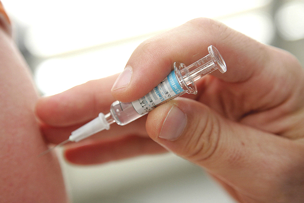 Қызылшаға, паротитке және қызамыққа қарсы вакцинация