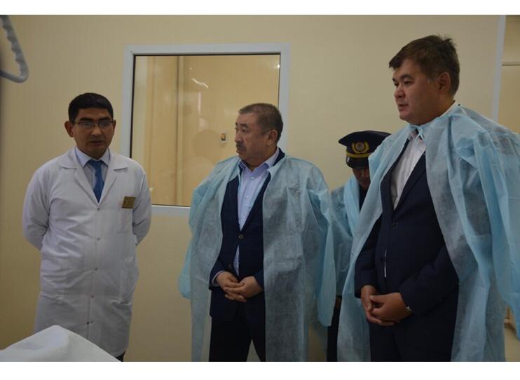 Елжан Биртанов навестил пострадавших при взрыве в Туркестанской области