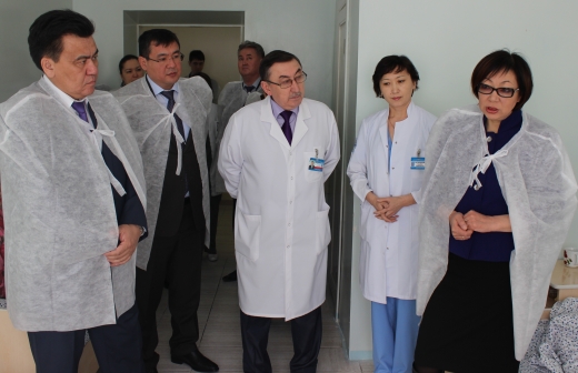 Министр здравоохранения Республики Казахстан посетила   офтальмологический центр,  Центр амбулаторной хирургии и гинекологии  в областной больнице им Г Султанова