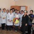 Коллектив поликлиники поздравил медсестру Землякову Л. Г. с юбилейной датой.