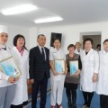 Грамоты - лучшим работникам поликлиники.